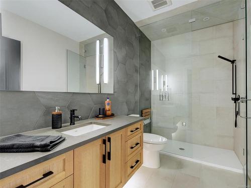 1493 Pebble Pl, Langford, BC - Indoor Photo Showing Bathroom