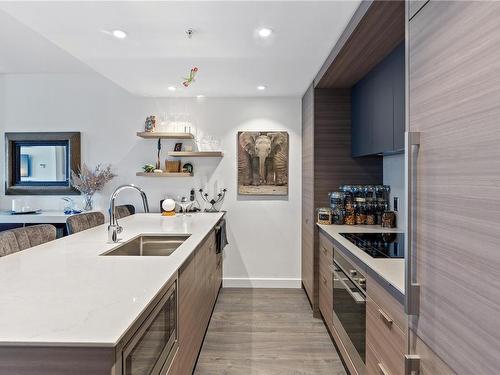 309-848 Yates St, Victoria, BC - Indoor Photo Showing Kitchen With Upgraded Kitchen