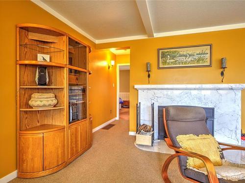 1222 Mckenzie Dr, Duncan, BC - Indoor Photo Showing Other Room With Fireplace