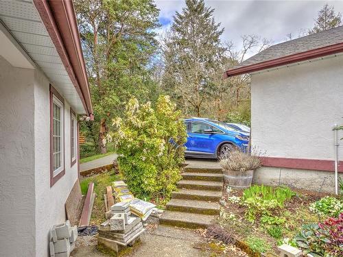 1222 Mckenzie Dr, Duncan, BC - Outdoor With Exterior