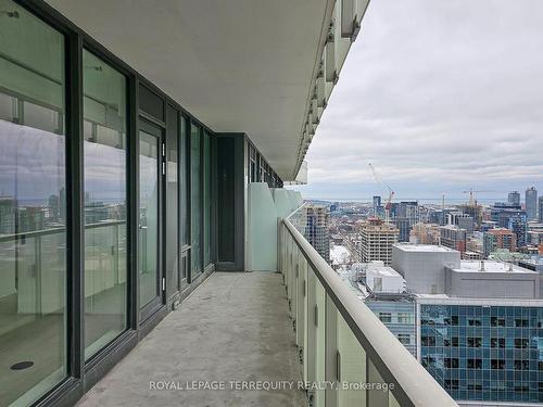 2709-197 Yonge St, Toronto, ON - Outdoor With Balcony With Exterior
