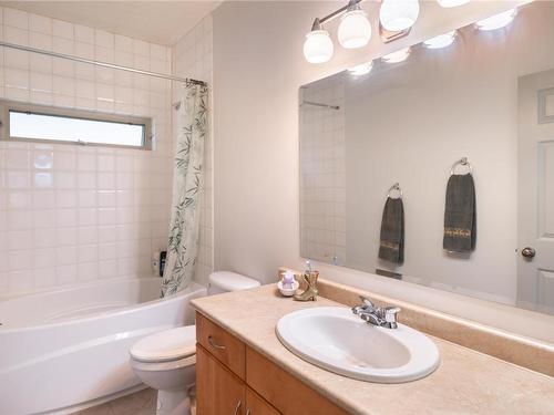 3410 Preston Road, West Kelowna, BC - Indoor Photo Showing Bathroom