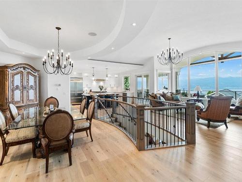 698 Devonian Avenue, Kelowna, BC - Indoor Photo Showing Dining Room