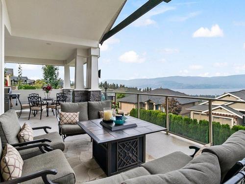 698 Devonian Avenue, Kelowna, BC - Outdoor With Deck Patio Veranda With Exterior