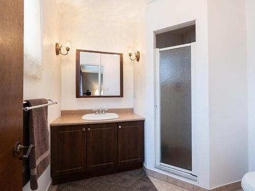Salle de bains attenante Ã  la CCP - 15 Rue Biscaye, Dollard-Des-Ormeaux, QC - Indoor Photo Showing Bathroom