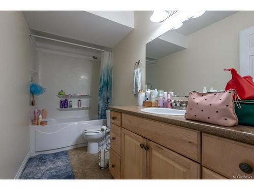 831 Merecroft Rd, Campbell River, BC - Indoor Photo Showing Bathroom