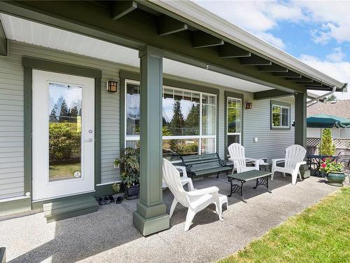 604 Lacouvee Way, Qualicum Beach, BC - Outdoor With Deck Patio Veranda With Exterior