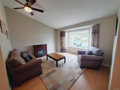 67-120 Finholm St North, Parksville, BC - Indoor Photo Showing Living Room With Fireplace