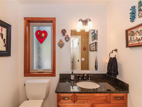 285 & 289 Canvasback Pl, Salt Spring, BC - Indoor Photo Showing Bathroom