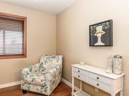 285 & 289 Canvasback Pl, Salt Spring, BC - Indoor Photo Showing Bedroom