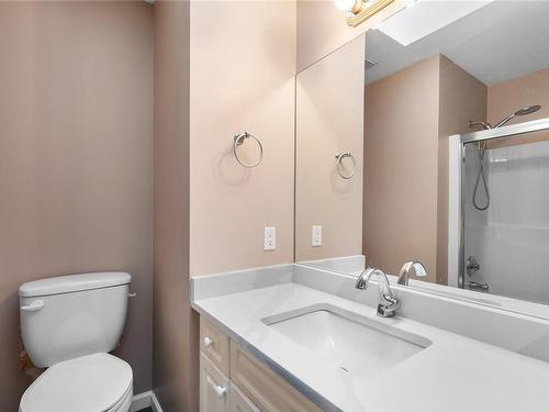 6019 Joseph Pl, Nanaimo, BC - Indoor Photo Showing Bathroom