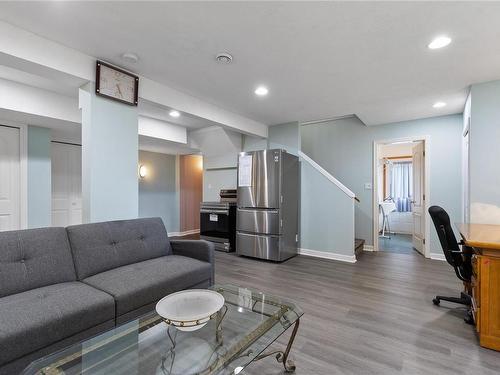 6019 Joseph Pl, Nanaimo, BC - Indoor Photo Showing Living Room