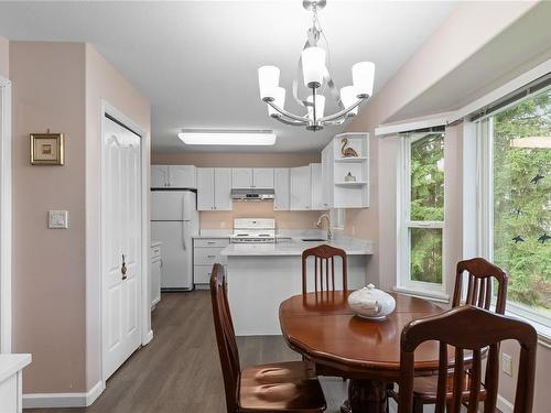 6019 Joseph Pl, Nanaimo, BC - Indoor Photo Showing Dining Room