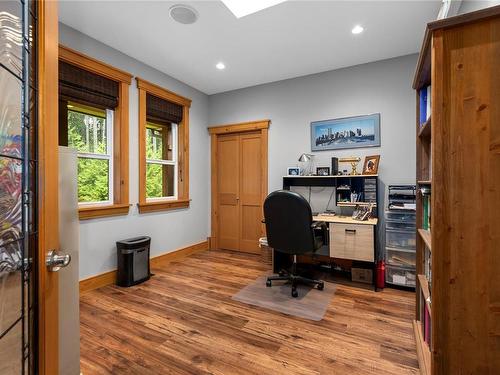 2805 Wildberry Rd, Ladysmith, BC - Indoor Photo Showing Office