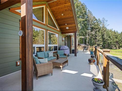 2805 Wildberry Rd, Ladysmith, BC - Outdoor With Deck Patio Veranda With Exterior
