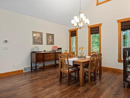2805 Wildberry Rd, Ladysmith, BC - Indoor Photo Showing Dining Room
