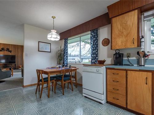 255 Carolyn Rd, Campbell River, BC - Indoor Photo Showing Kitchen