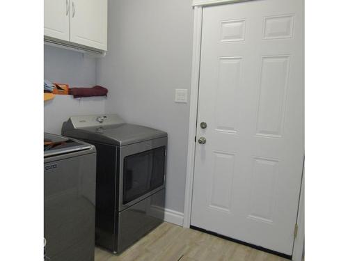 837 Huffman Court, Fort Frances, ON - Indoor Photo Showing Laundry Room