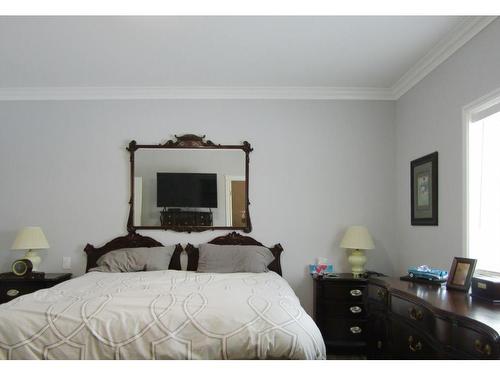 837 Huffman Court, Fort Frances, ON - Indoor Photo Showing Bedroom