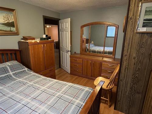 255 Regina Avenue, Thunder Bay, ON - Indoor Photo Showing Bedroom