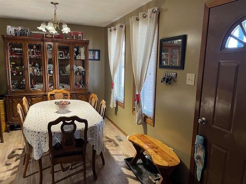 255 Regina Avenue, Thunder Bay, ON - Indoor Photo Showing Dining Room