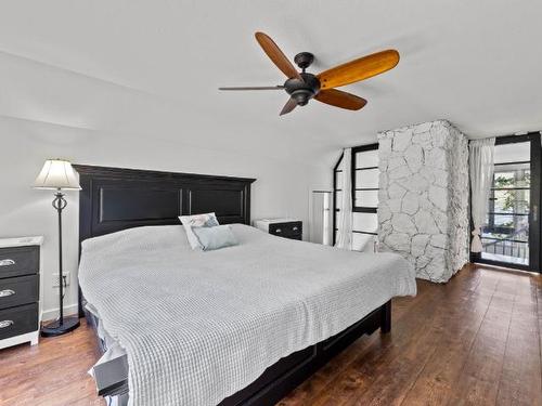 9027 Planet Mine Road, Kamloops, BC - Indoor Photo Showing Bedroom