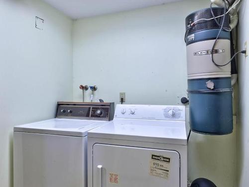 9027 Planet Mine Road, Kamloops, BC - Indoor Photo Showing Laundry Room