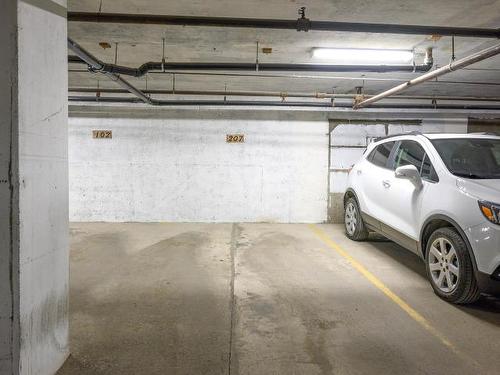 207-411 Nicola Street, Kamloops, BC - Indoor Photo Showing Garage