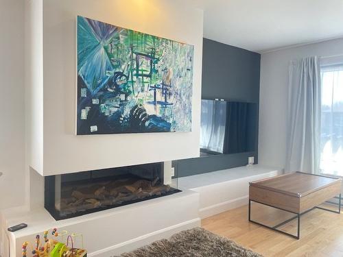 Living room - 150 Rue De Montmartre, Trois-Rivières, QC - Indoor With Fireplace