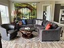 1077 Clearwater Valley Rd, Clearwater, BC  - Indoor Photo Showing Living Room 