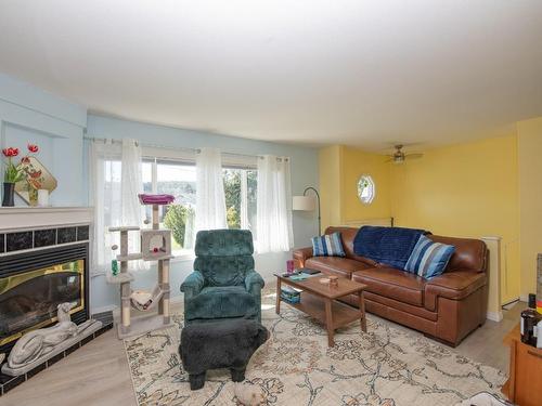 101 Kildonan Drive, Enderby, BC - Indoor Photo Showing Living Room With Fireplace