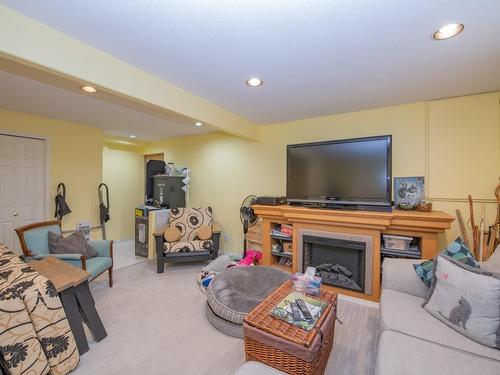 101 Kildonan Drive, Enderby, BC - Indoor With Fireplace