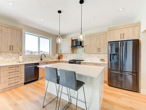 204 Summer Wood Drive, Kelowna, BC - Indoor Photo Showing Kitchen With Upgraded Kitchen