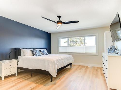 204 Summer Wood Drive, Kelowna, BC - Indoor Photo Showing Bedroom