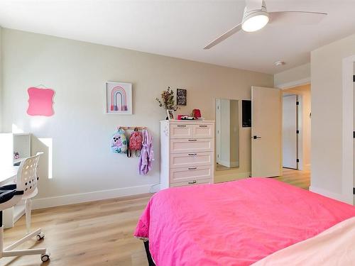 204 Summer Wood Drive, Kelowna, BC - Indoor Photo Showing Bedroom