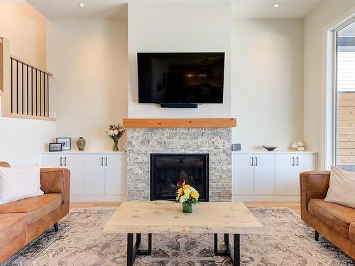 204 Summer Wood Drive, Kelowna, BC - Indoor Photo Showing Living Room With Fireplace