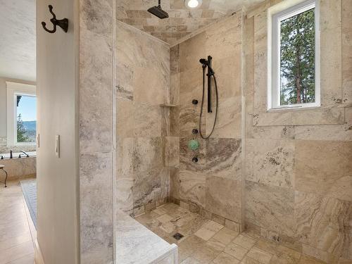 5500 Rockface Road, Kelowna, BC - Indoor Photo Showing Bathroom