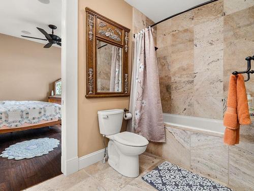 5500 Rockface Road, Kelowna, BC - Indoor Photo Showing Bathroom