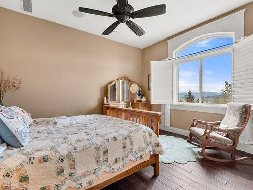 5500 Rockface Road, Kelowna, BC - Indoor Photo Showing Bedroom