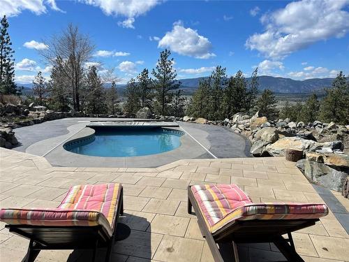 5500 Rockface Road, Kelowna, BC - Outdoor With In Ground Pool