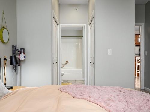 202-550 Lorne Street, Kamloops, BC - Indoor Photo Showing Bedroom