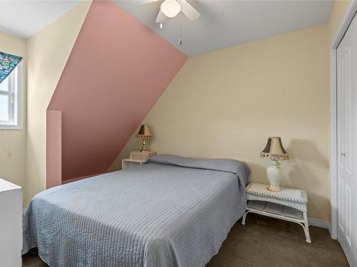 879 Mt. Grady Place, Vernon, BC - Indoor Photo Showing Bedroom