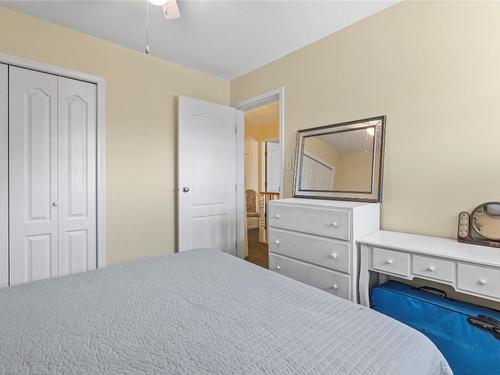 879 Mt. Grady Place, Vernon, BC - Indoor Photo Showing Bedroom