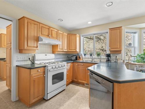 879 Mt. Grady Place, Vernon, BC - Indoor Photo Showing Kitchen With Double Sink