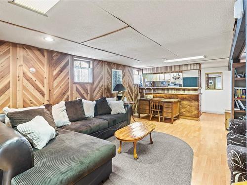 11406 Coldstream Creek Road, Coldstream, BC - Indoor Photo Showing Living Room