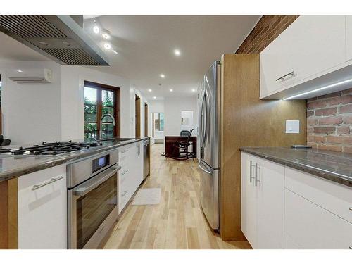 Kitchen - 4070  - 4074 Rue Clark, Montréal (Le Plateau-Mont-Royal), QC - Indoor Photo Showing Kitchen With Upgraded Kitchen