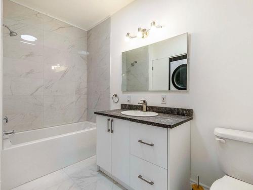 Bathroom - 4070  - 4074 Rue Clark, Montréal (Le Plateau-Mont-Royal), QC - Indoor Photo Showing Bathroom
