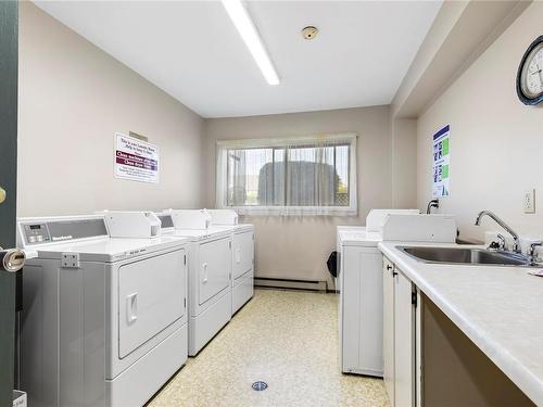 107-363 Morison Ave, Parksville, BC - Indoor Photo Showing Laundry Room