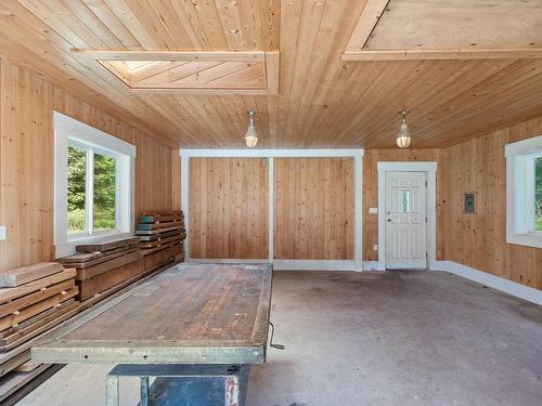 2 Spring Bay Rd, Lasqueti Island, BC - Indoor Photo Showing Other Room