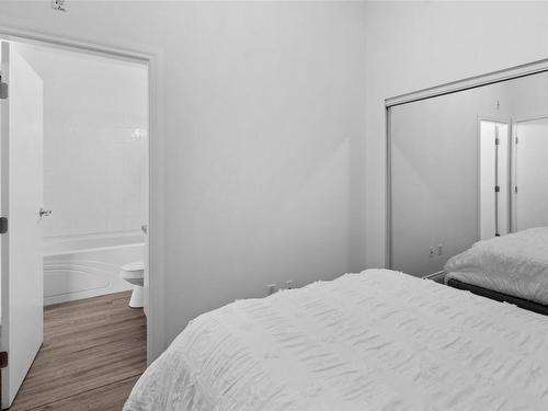 102-932 Johnson St, Victoria, BC - Indoor Photo Showing Bedroom